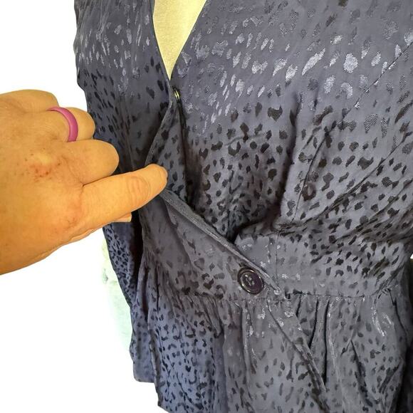 & other stories Navy Blue jacquard animal print satin Wrap Peplum blouse Sz 4 - Picture 2 of 13